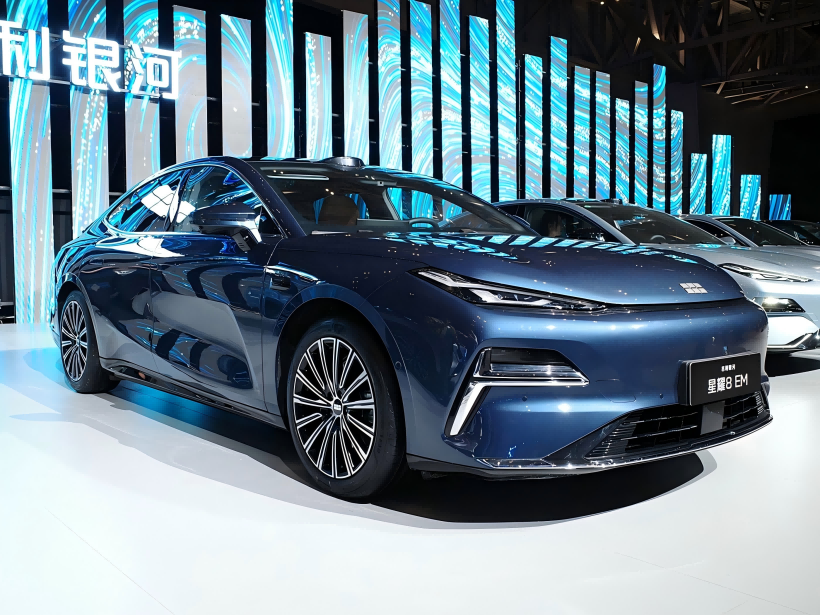 Geely Galaxy Xingyao 8 Em ، PHEV كبير مع EM-P Hybrid ، May