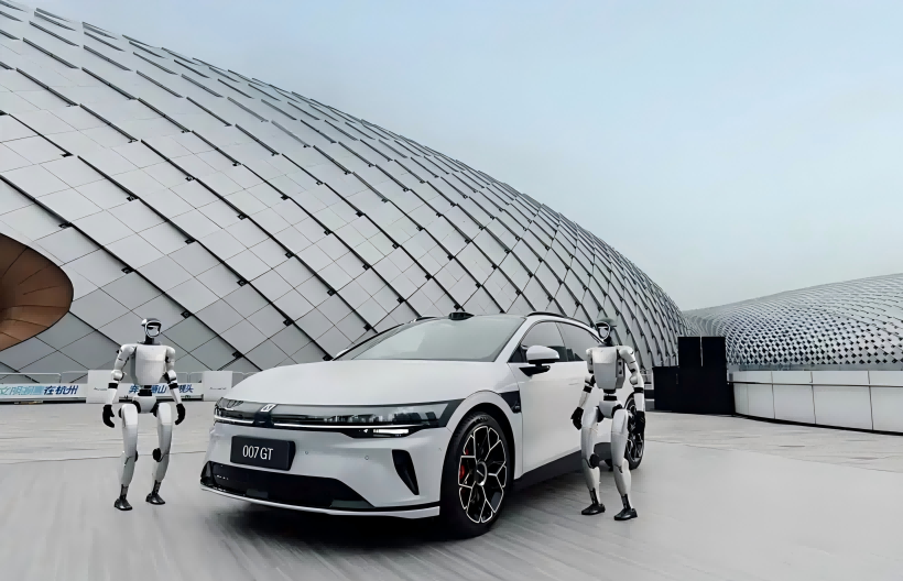 Zeekr 007GT الصور الداخلية التي تم إصدارها: إطلاق منتصف أبريل ، ولونين داخليين ، يتميز بعجلة توجيه ثلاثية الكلام والمزيد