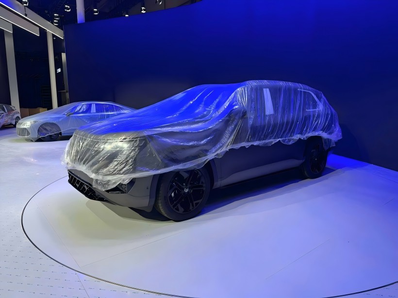 استكشاف المكان في معرض شنغهاي للسيارات 2025: مركبة Teramont Pro المشتبه بها ، مزودة بمجموعة رياضية مدخنة