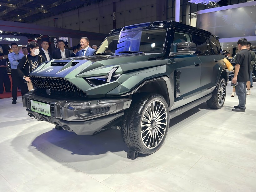 2025 Shanghai Auto Show: يبلغ سعر إصدار Mengshi 917 Jiaolong Battle Armor Long - Wheelbase 1.098 مليون يوان ويقتصر على 199 وحدة.