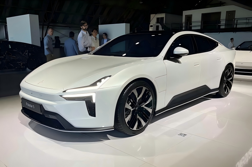 سيتم ظهور Polestar 5، بقوة قصوى تبلغ 884 حصانًا، لأول مرة رسميًا في معرض ميونيخ الدولي للسيارات في سبتمبر.