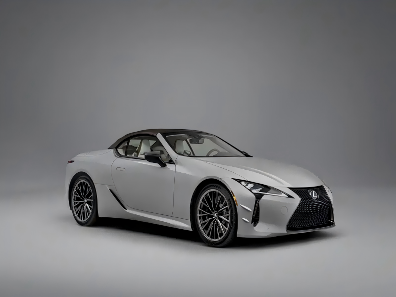 الكشف عن سيارة لكزس LC500 المكشوفة الجديدة موديل 2026: إصدار سلسلة الإلهام بمحرك V8